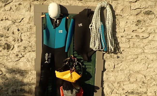 The material required for canyoning