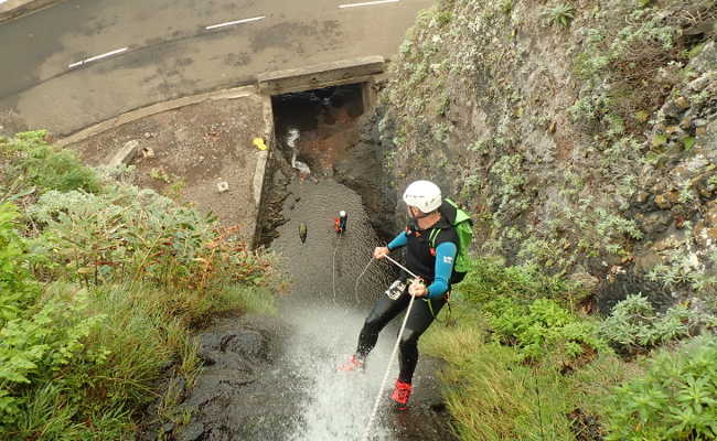 Canyoning rappel